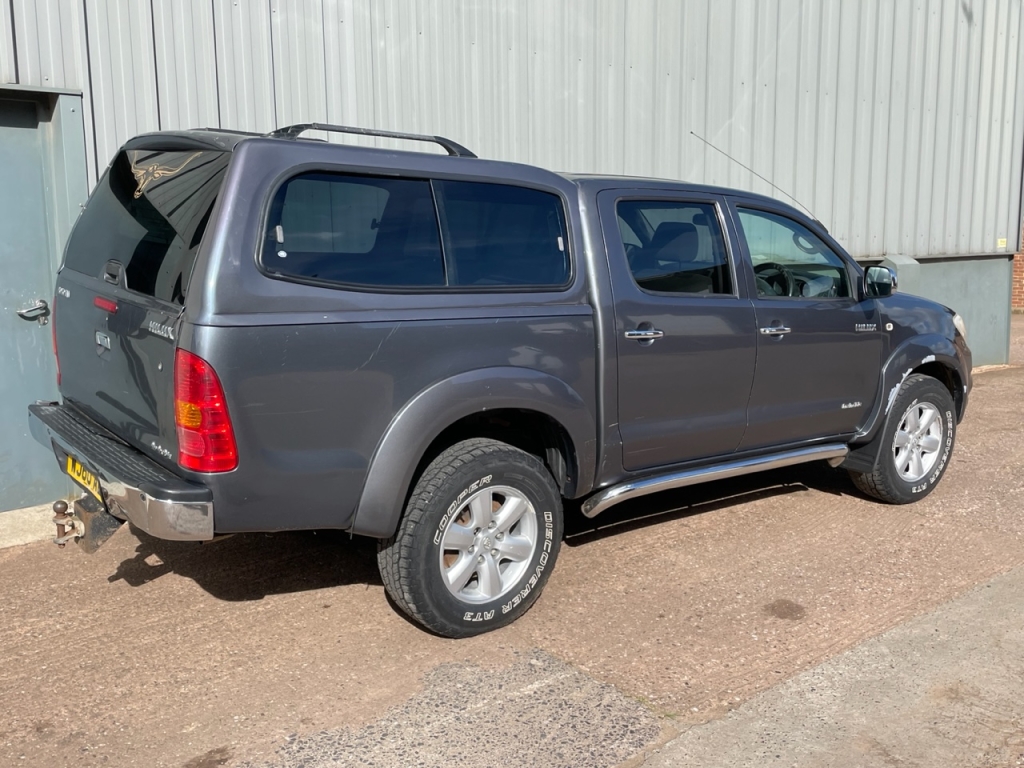 Toyota Hi-Lux Invincible