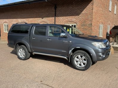 Toyota Hi-Lux Invincible
