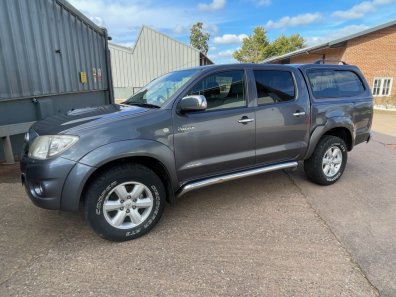 Toyota Hi-Lux Invincible