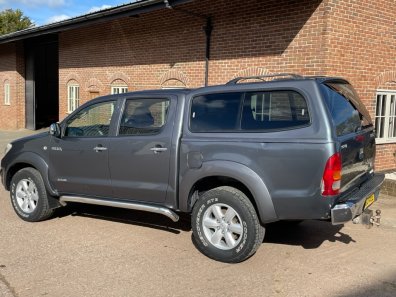 Toyota Hi-Lux Invincible