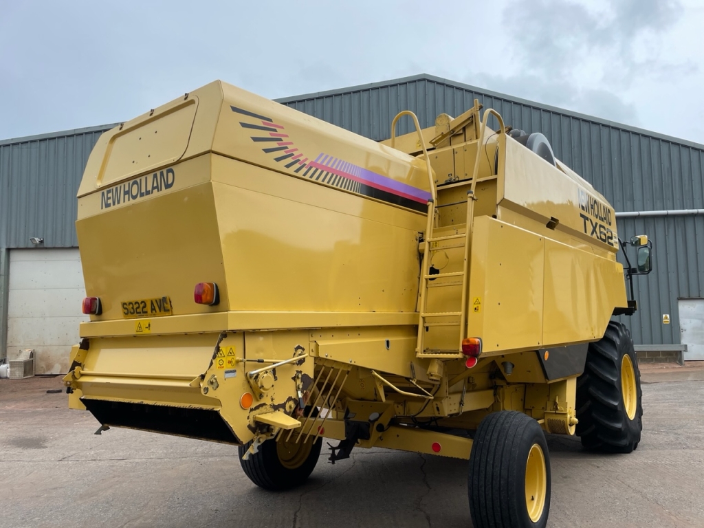 New Holland TX62