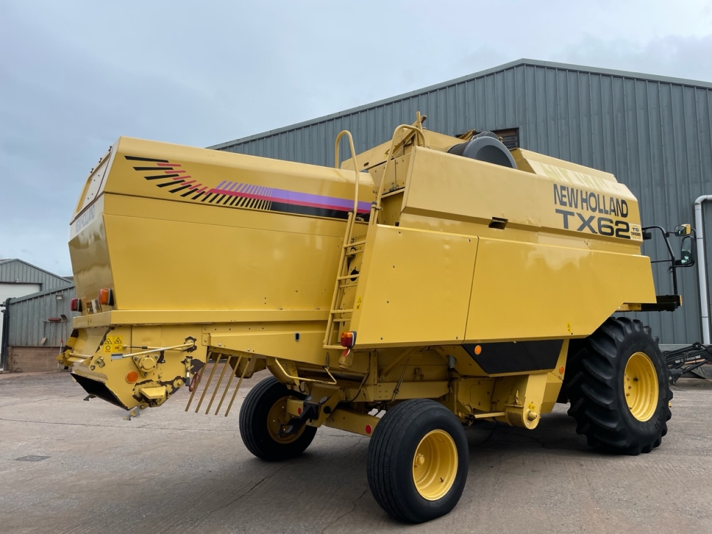 New Holland TX62