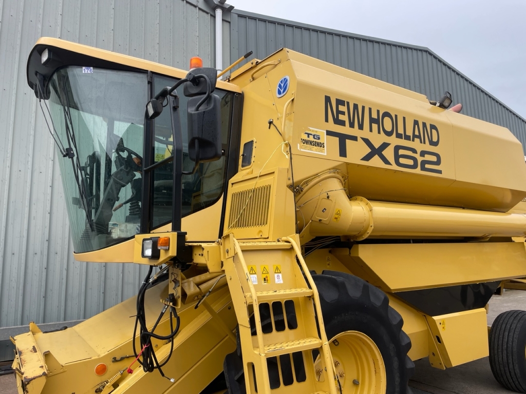 New Holland TX62