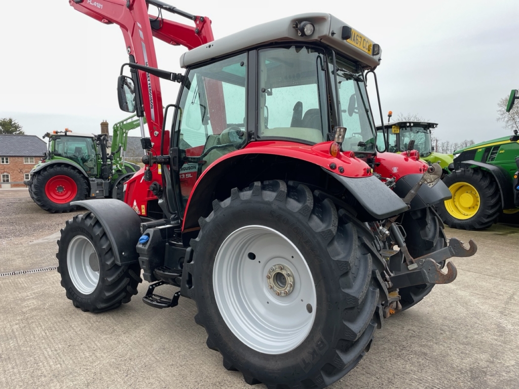 Massey Ferguson 5713 SL