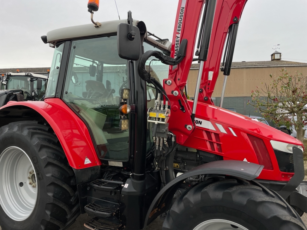 Massey Ferguson 5713 SL