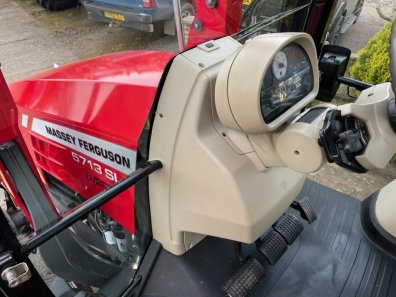 Massey Ferguson 5713 SL