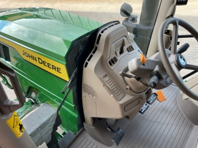 John Deere 6R 185