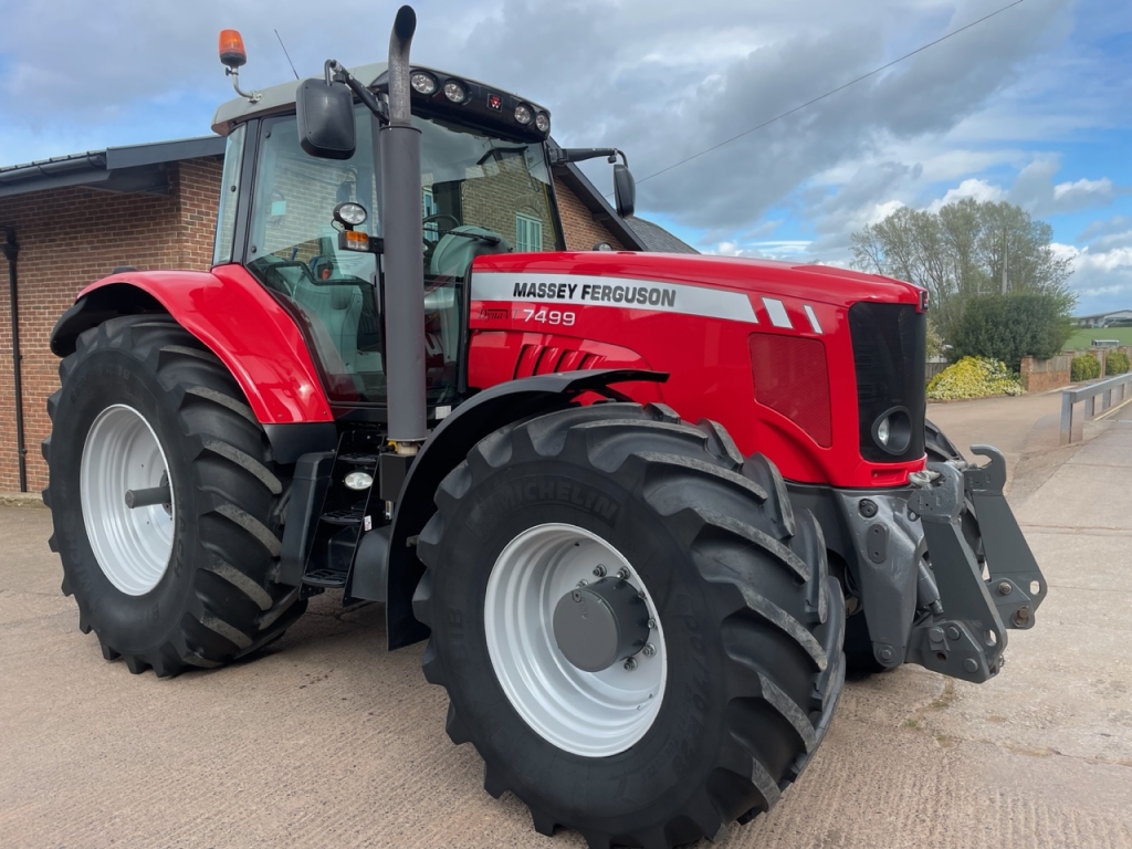 Massey Ferguson 7499
