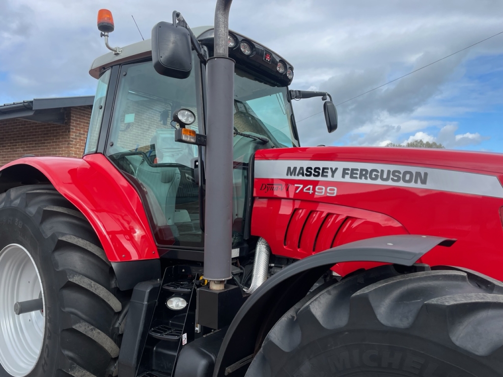 Massey Ferguson 7499