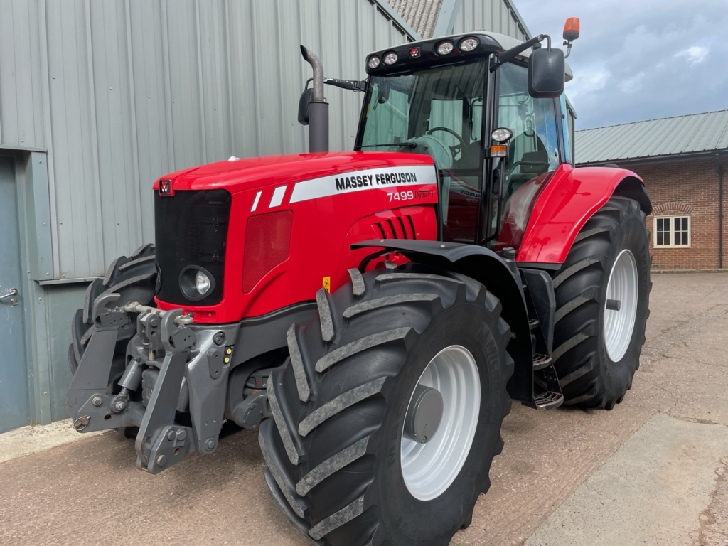 Massey Ferguson 7499