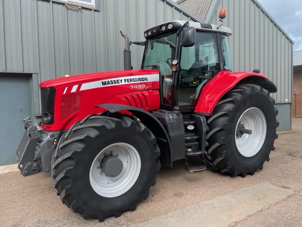 Massey Ferguson 7499