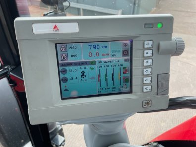 Massey Ferguson 7499