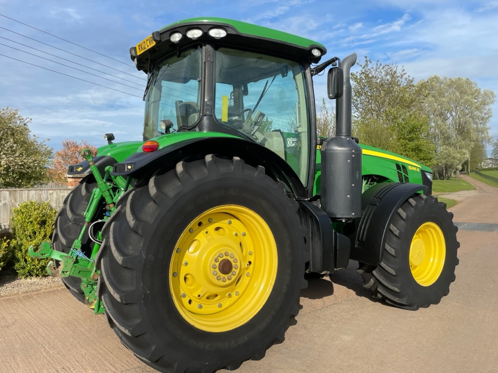 John Deere 8285R