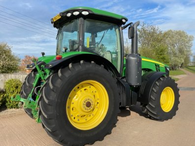 John Deere 8285R