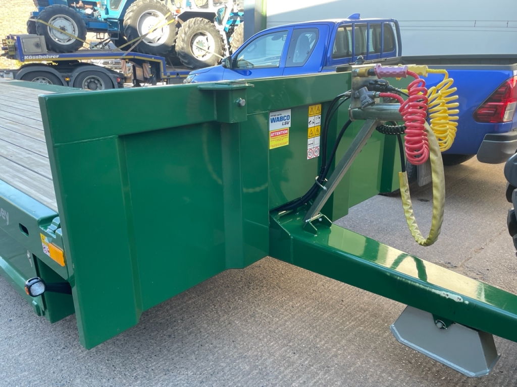 Bailey 20 Ton Flat Deck low loader 30ft long