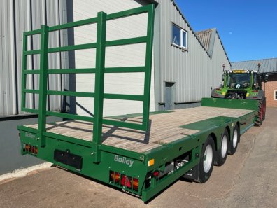Bailey 20 Ton Flat Deck low loader 30ft long