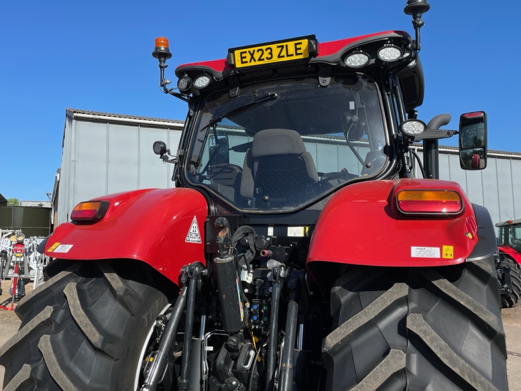 Case CVX 240