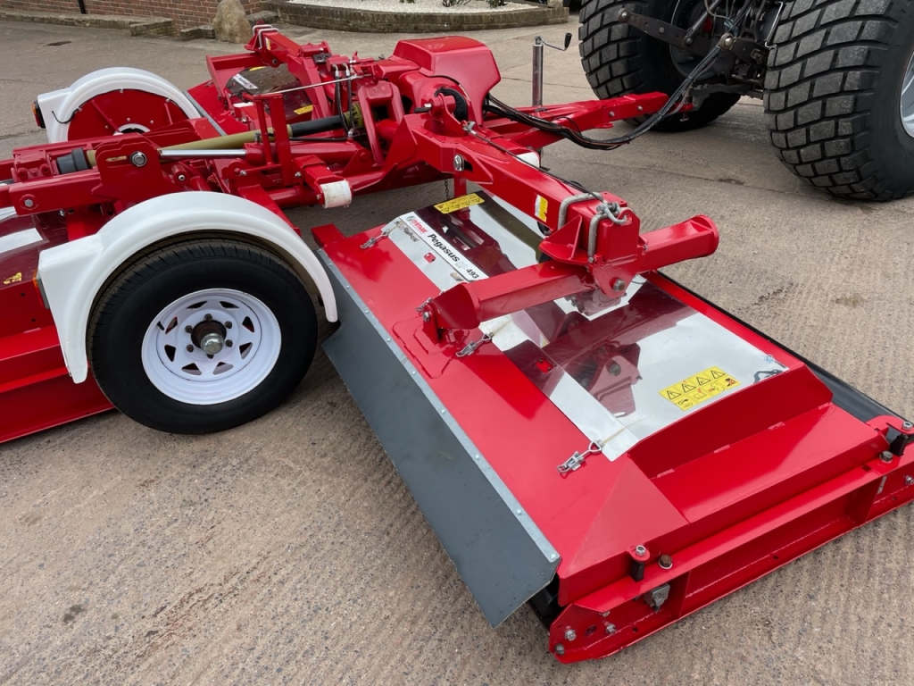 Trimax Pegasus S3 Elite 493 finishing mower