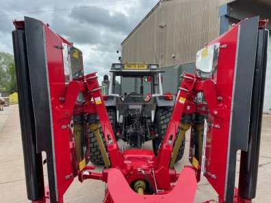 Trimax Pegasus S3 Elite 493 finishing mower