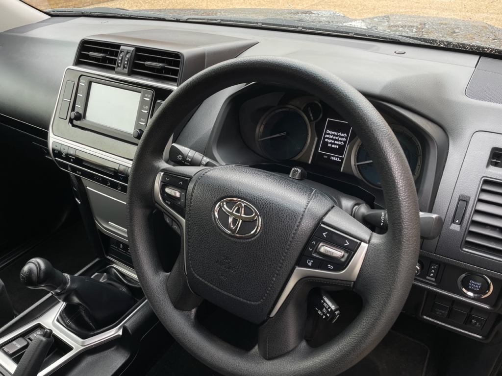Toyota Land Cruiser commercial 2.8 diesel