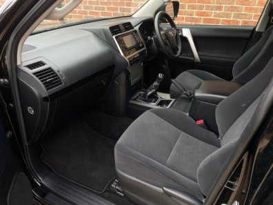 Toyota Land Cruiser commercial 2.8 diesel
