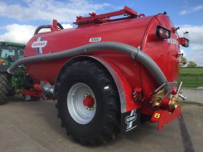 Redrock 3000 gallon tanker