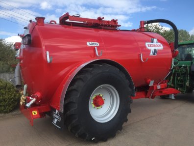 Redrock 3000 gallon tanker