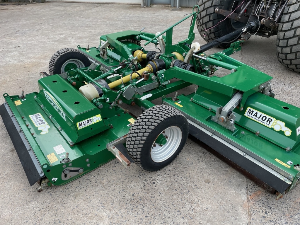 Major Contoura finishing mower
