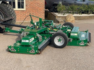 Major Contoura finishing mower