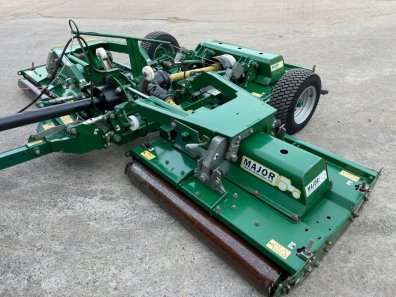 Major Contoura finishing mower