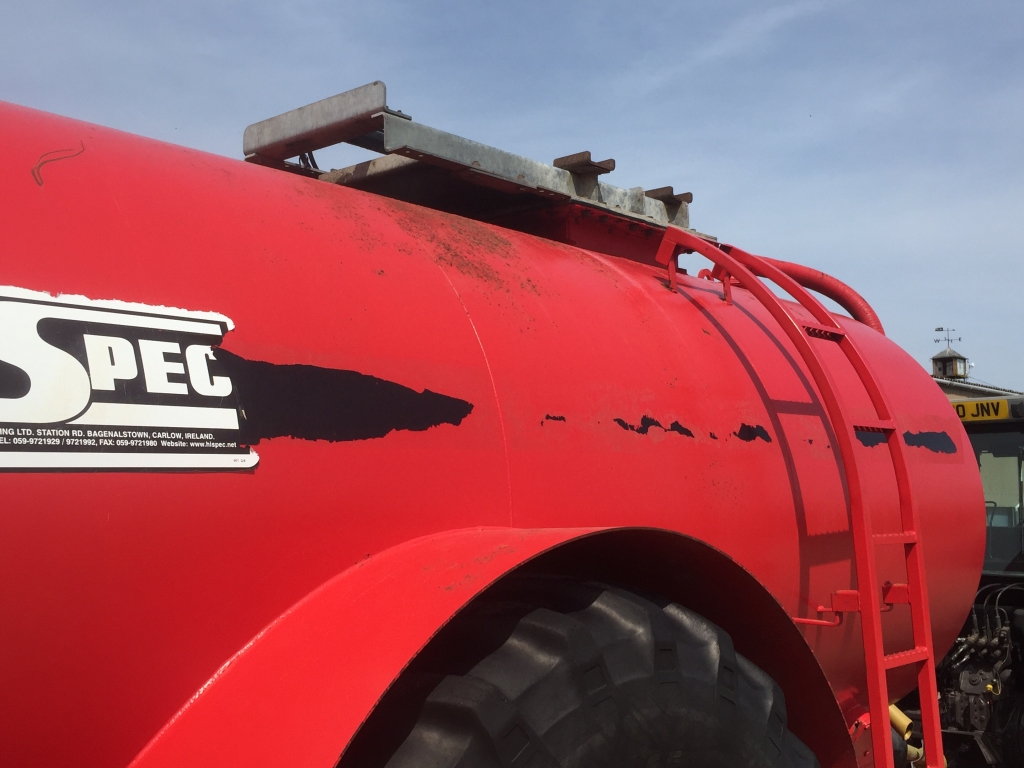Hi-Spec 2600 Gallon slurry tanker