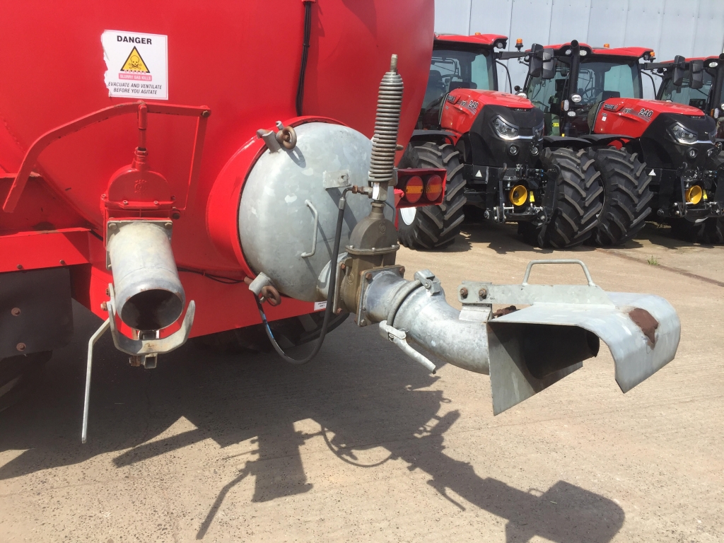 Hi-Spec 2600 Gallon slurry tanker
