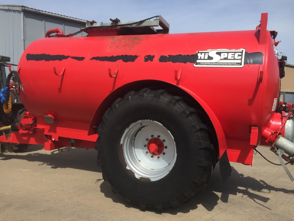 Hi-Spec 2600 Gallon slurry tanker