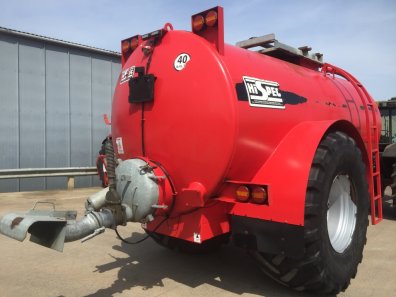 Hi-Spec 2600 Gallon slurry tanker