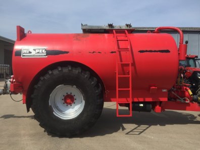 Hi-Spec 2600 Gallon slurry tanker