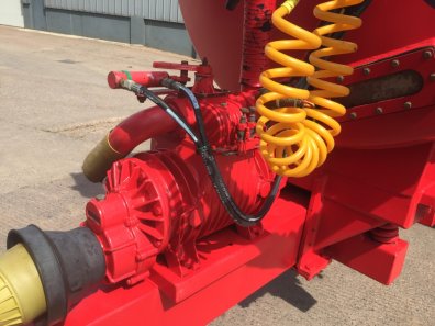 Hi-Spec 2600 Gallon slurry tanker