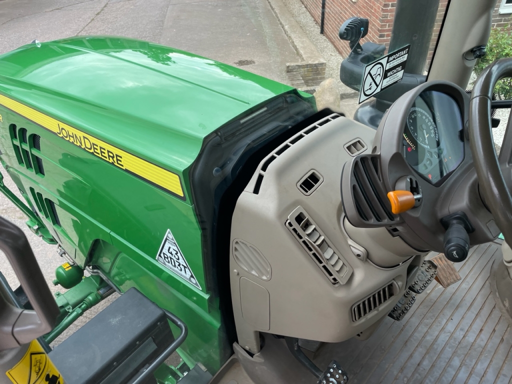John Deere 6155R