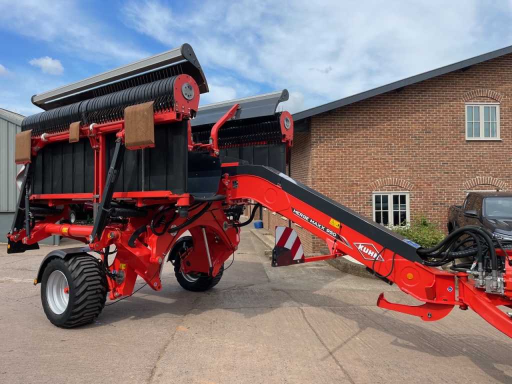 Kuhn Merge Maxx 950