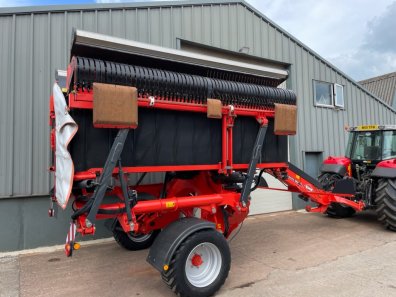 Kuhn Merge Maxx 950