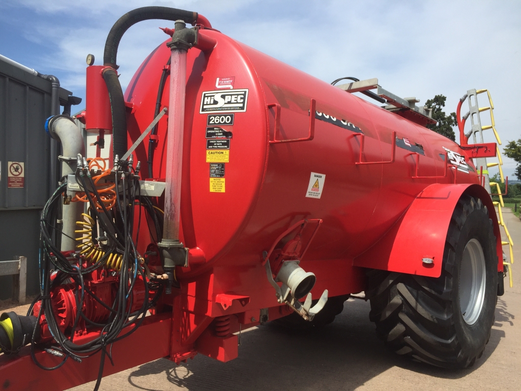 Hi-Spec 2600 Gallon slurry tanker