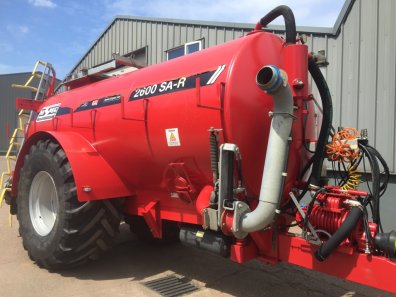 Hi-Spec 2600 Gallon slurry tanker