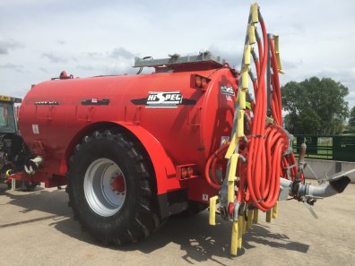 Hi-Spec 2600 Gallon slurry tanker