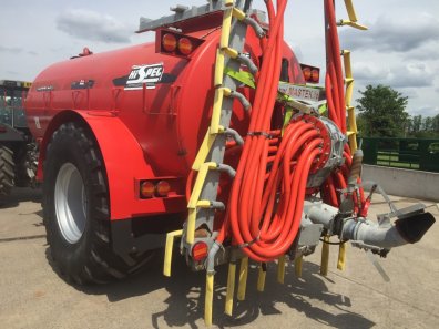 Hi-Spec 2600 Gallon slurry tanker