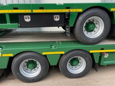 Bailey Flat Deck Tri-axle trailer