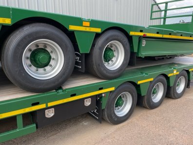 Bailey Flat Deck Tri-axle trailer