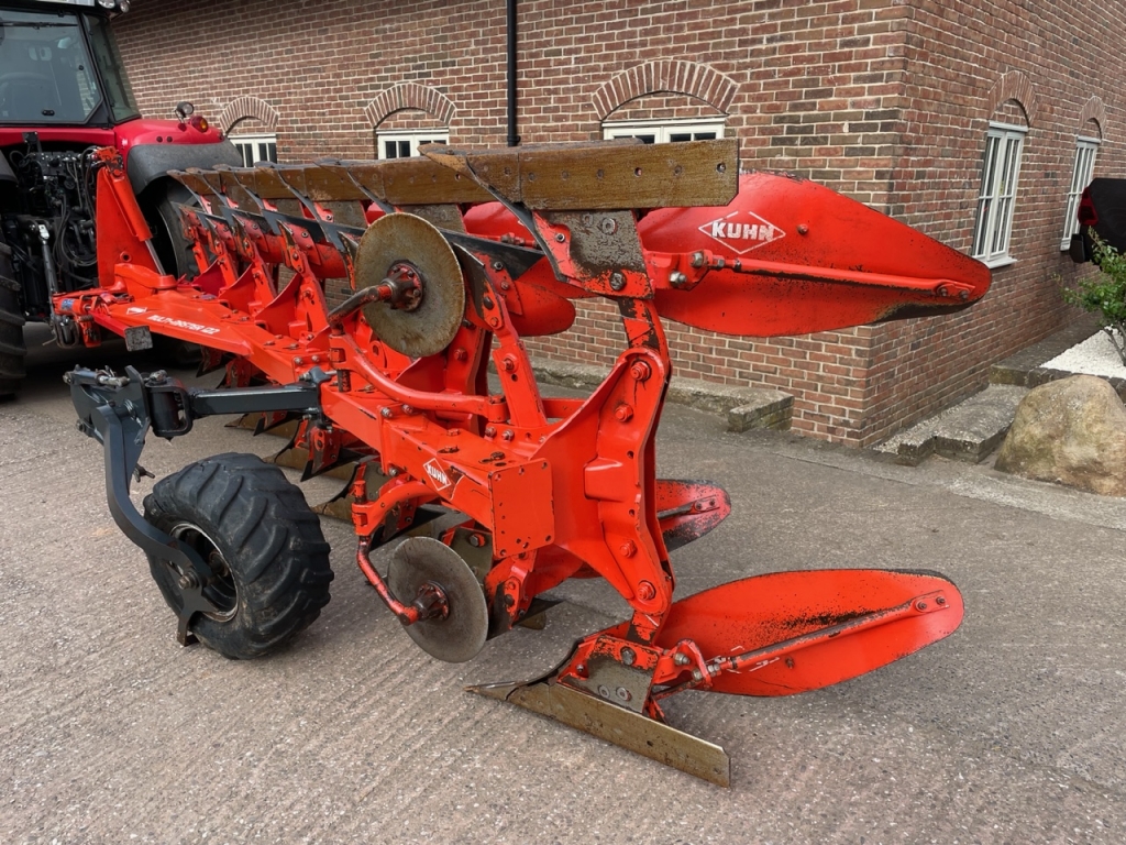 Kuhn Multi-Master 122 plough