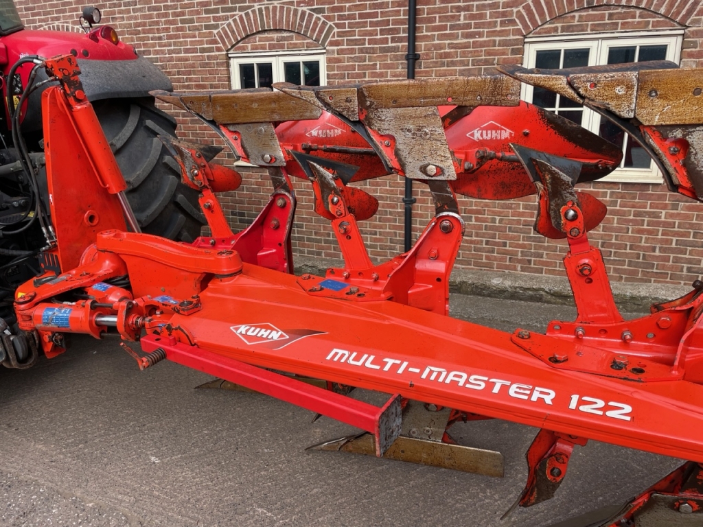 Kuhn Multi-Master 122 plough