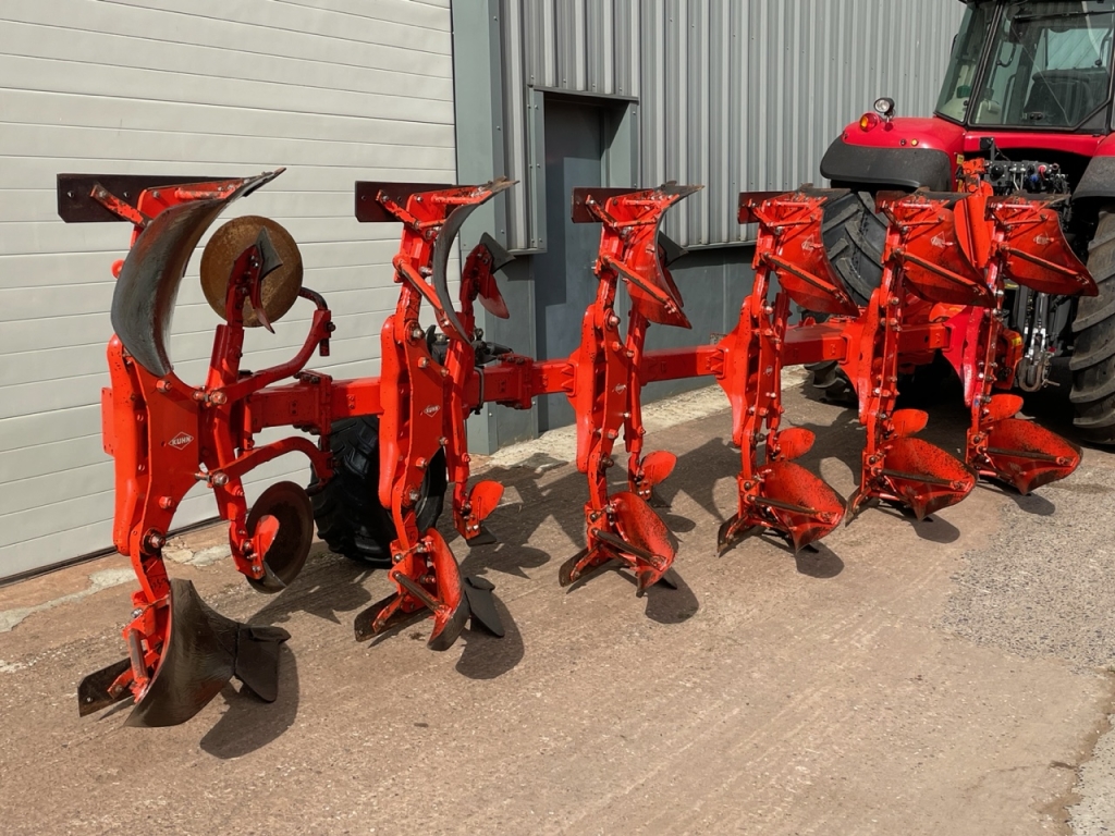 Kuhn Multi-Master 122 plough