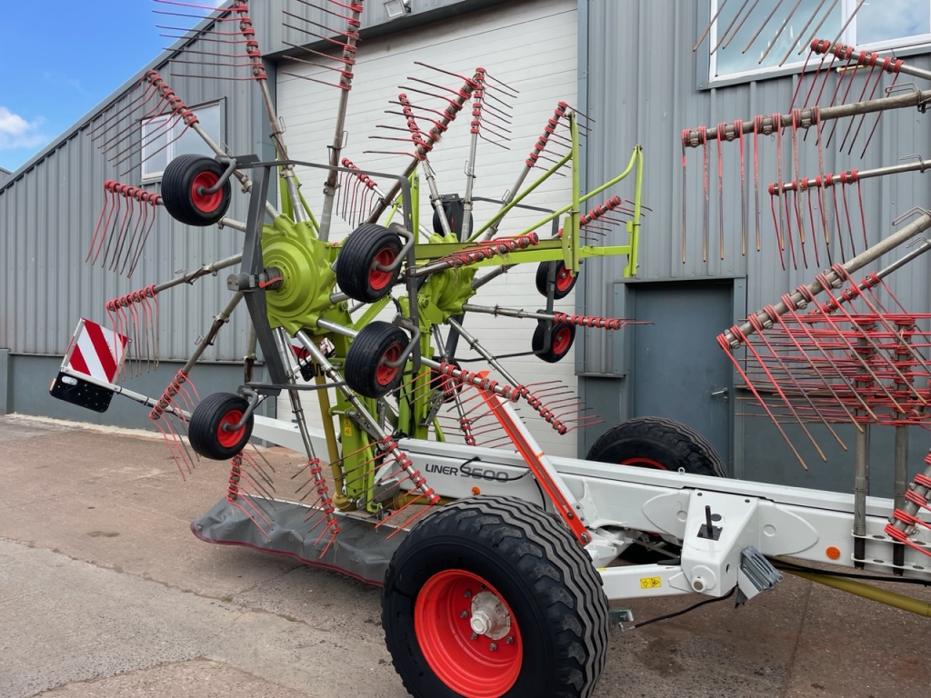 Claas liner 3600 4 rotor rake