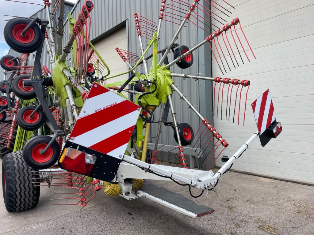 Claas liner 3600 4 rotor rake